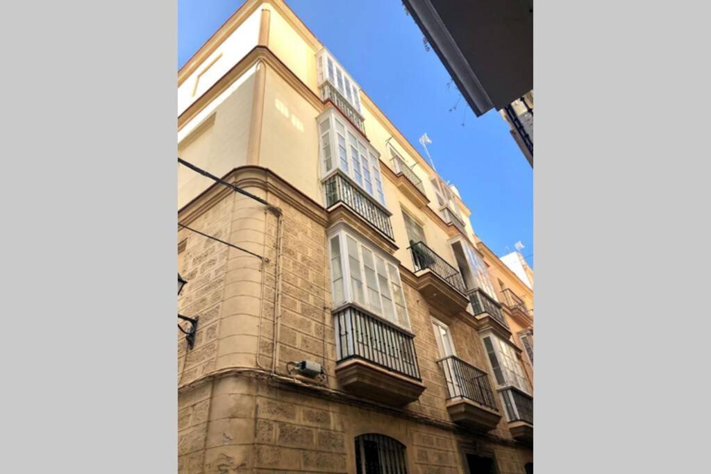Gatu Premium Villa Libertad, Preferente Mayores De 25 Anos Y Familias 카디스 외부 사진