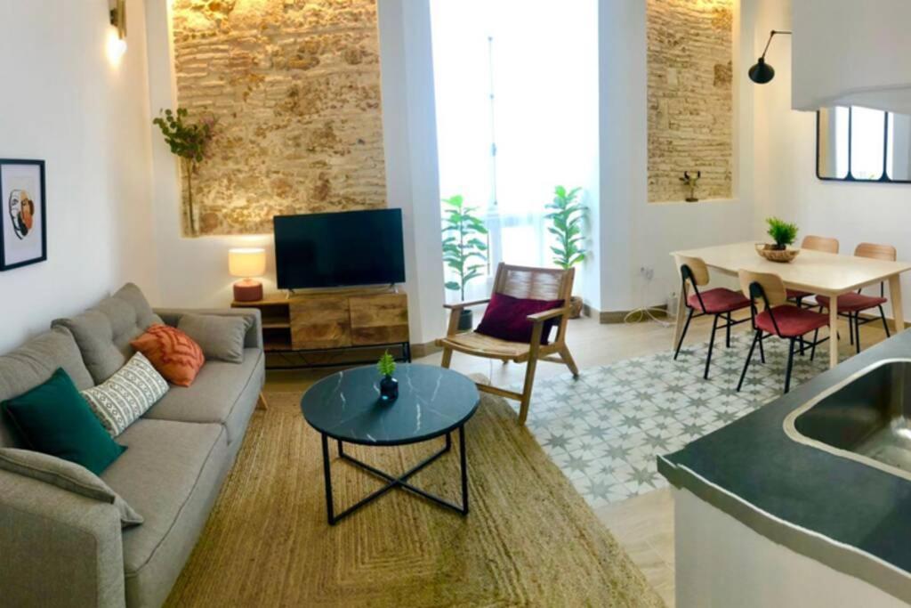Gatu Premium Villa Libertad, Preferente Mayores De 25 Anos Y Familias 카디스 외부 사진